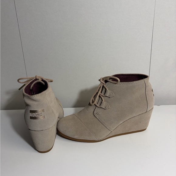 Toms Women's Taupe Lace-Up Wedges - Picture 7 of 13